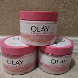 OLAY Indulgent Mineral Scrub - Pink & White Jar